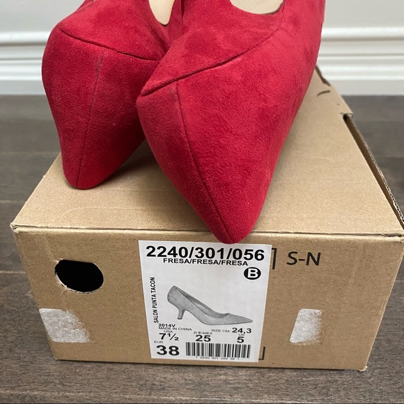 NIB Zara Red Suede Asymmetrical Heel Pumps - Picture 14 of 14